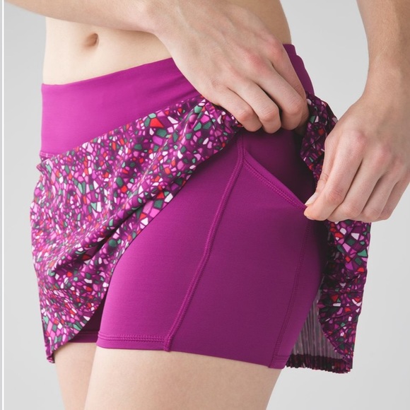 Lululemon Time To Shine Skirt in Paradise Camo Multi / Regal Plum 8 - Picture 7 of 11